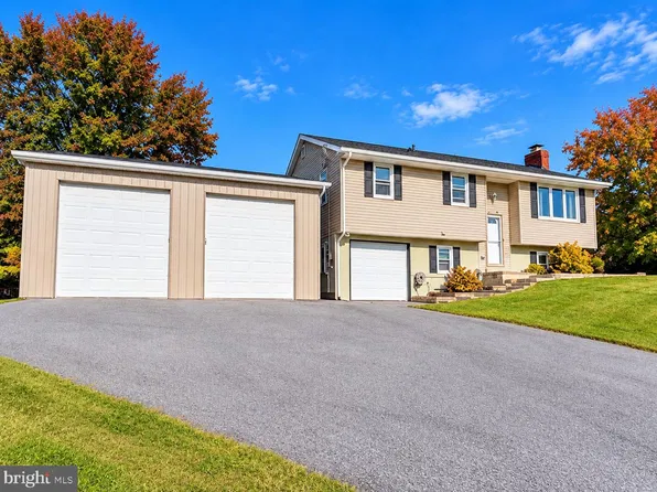 3275 Cardinal Ln, Dover, PA 17315