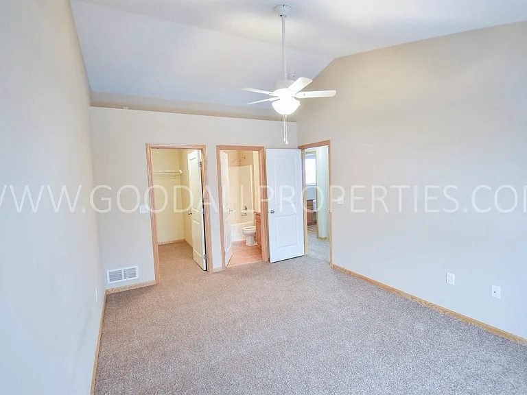 4317 153rd St — Photo 9