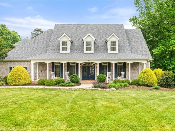 7572 Haw Meadows Dr, Kernersville, NC 27284