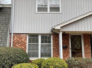 1105 E Robin Hood Rd, High Point, NC 27262