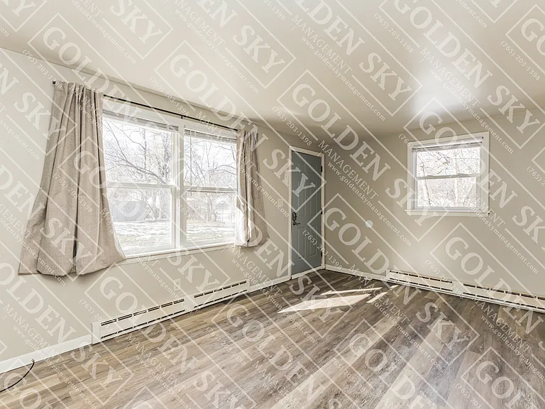 709 S Hutchinson Ave — Photo 3
