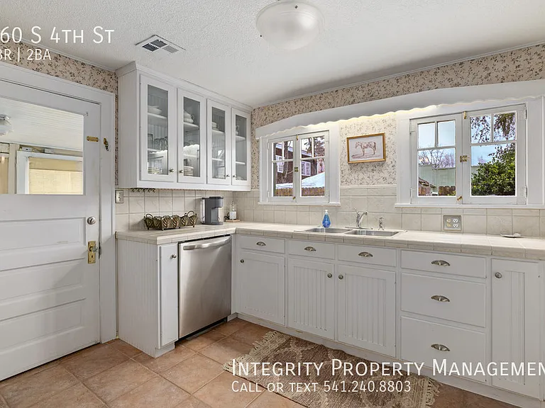 160 S 4th St — Photo 10