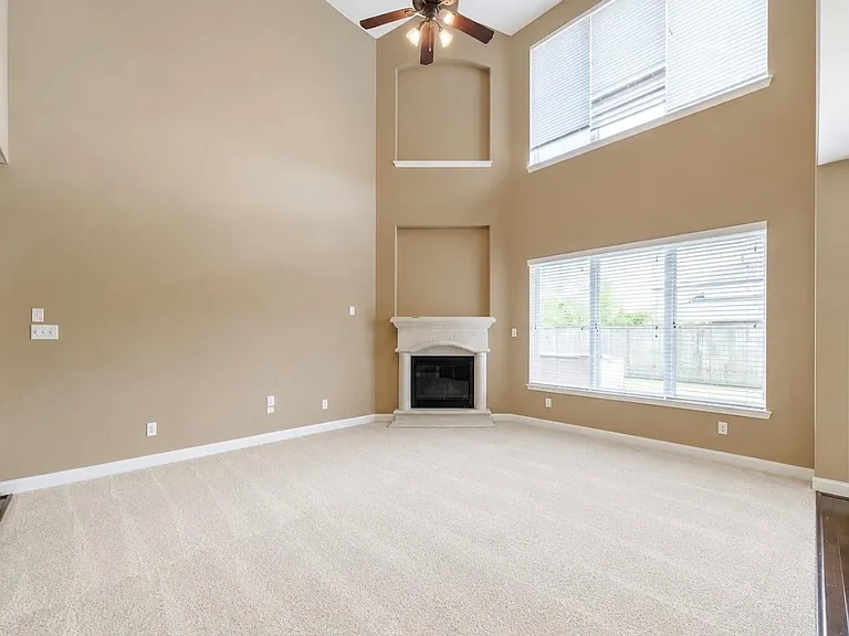 4607 Rockton Hills Ln — Photo 8