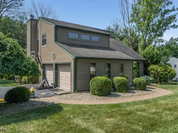 31 Gridley Cir, Holland Twp., NJ 08848