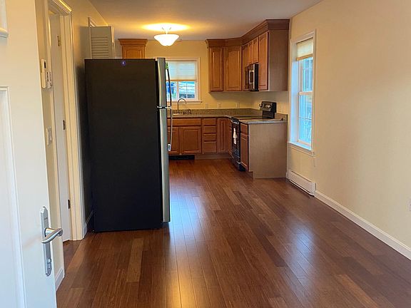 2nd image of 8 Highland Ave #2