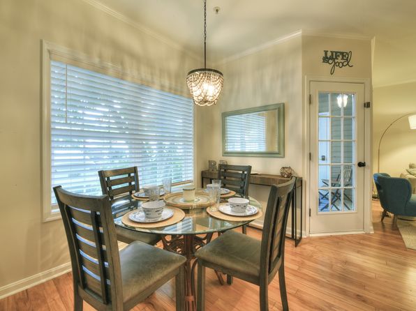 300 Pebble Dr UNIT 308