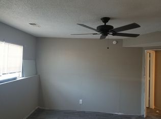 4717 Switzer Rd, Shawnee, KS 66203