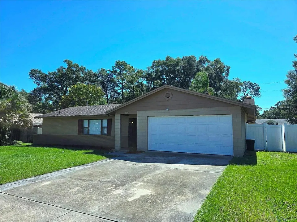 126 Meadowlark Dr