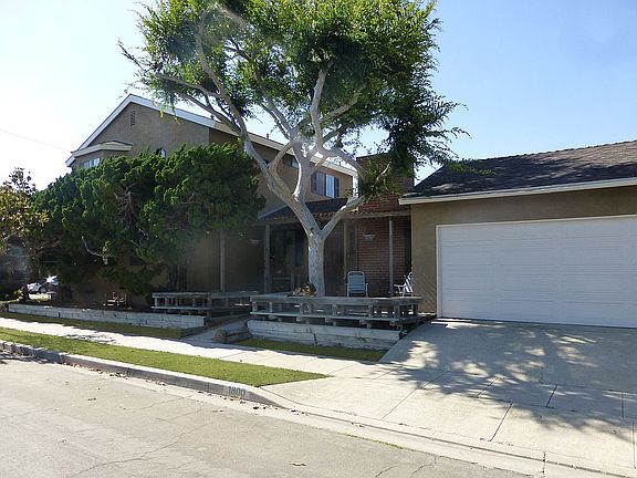3rd image of 1800 Carfax Ave