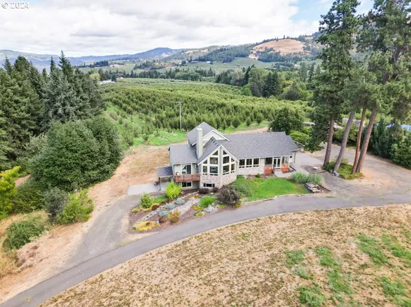 2870 Rainbow Dr, Hood River, OR 97031