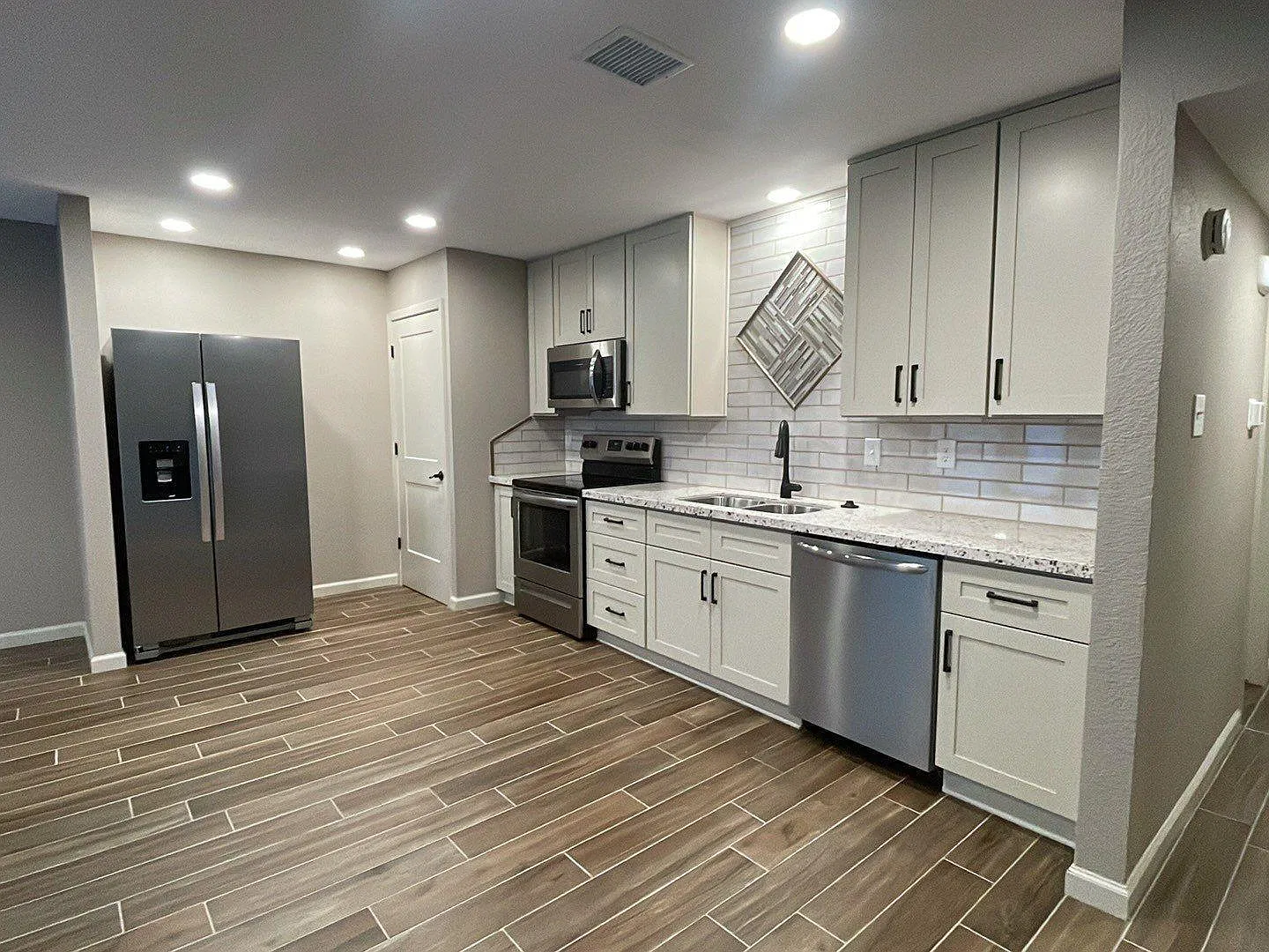 1 bed, 1.0 bath, 863 sqft, $1,295 — Photo 4