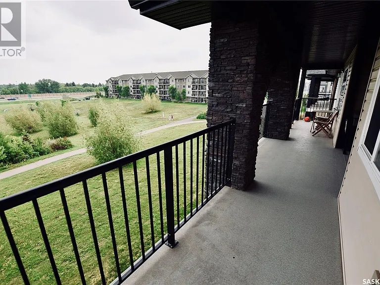 125 Willis Cres — Photo 23