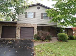 1867 Hickory Ridge Dr, Dayton, OH 45432