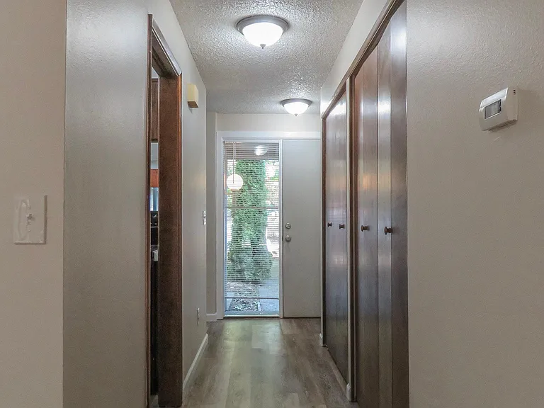 9175 SW Chelan Pl — Photo 3