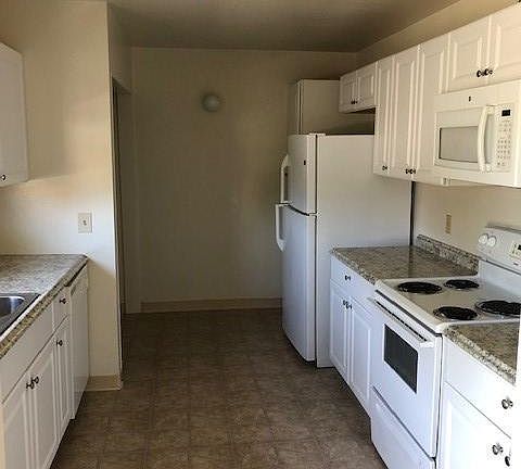 4th image of 1121 Chino St APT 4