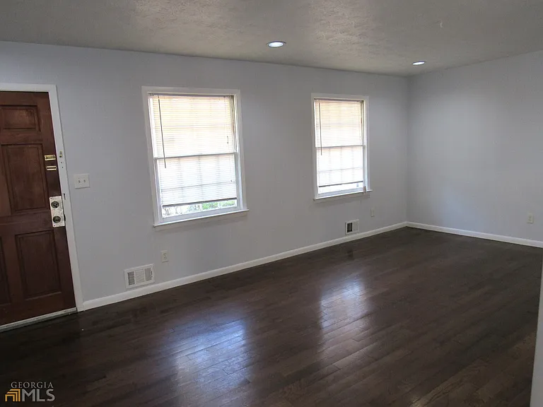 8337 Holly Dr — Photo 7