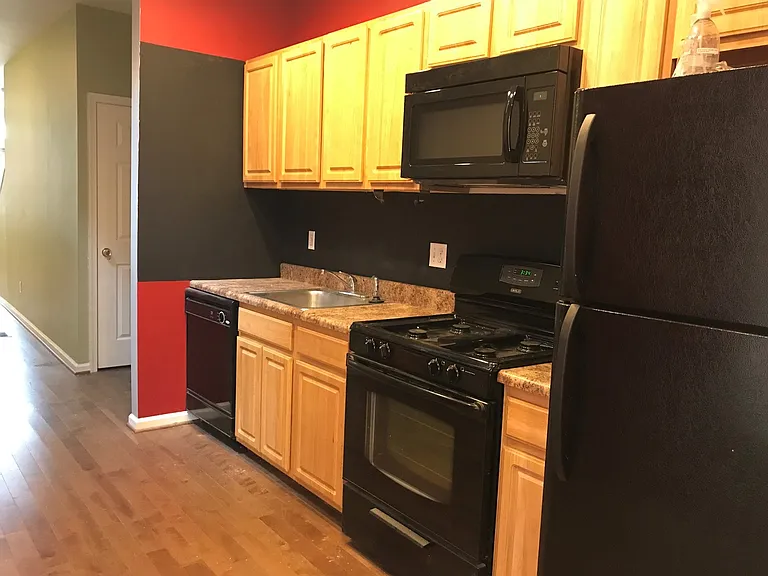 2841 Huntingdon Ave — Photo 6