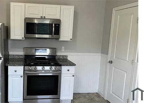 4 bed, 1400 sqft, $4,000 — Photo 2