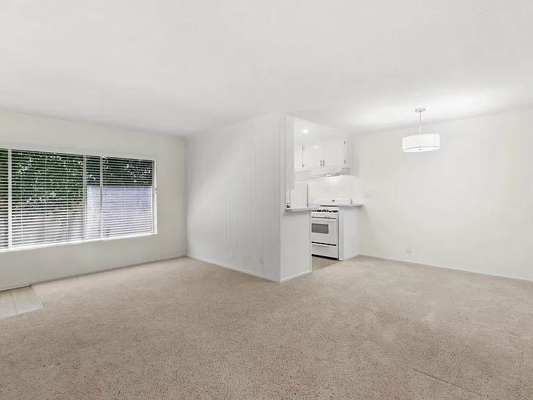 1226 McClellan Dr #5 — Photo 4