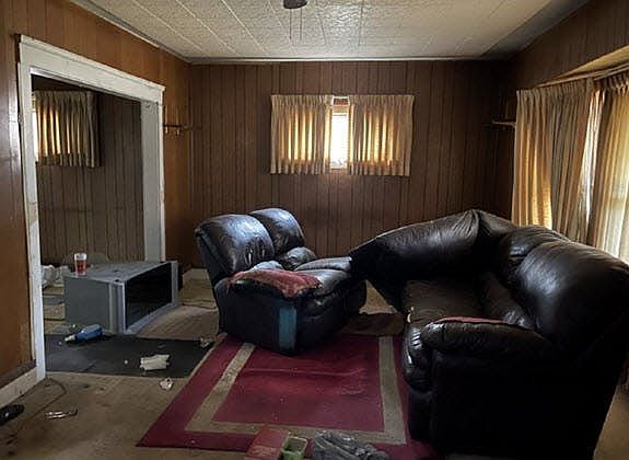 4th image of 12901 Woodside Ave