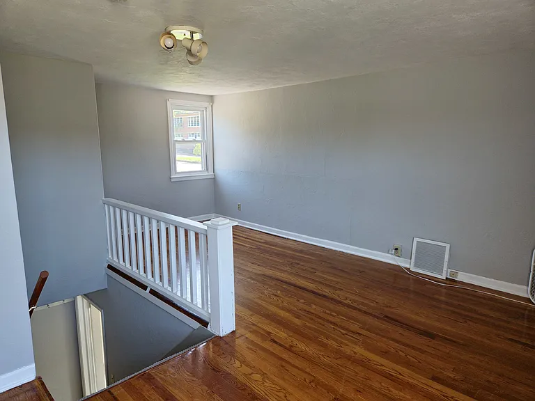 5730 Flint St — Photo 10