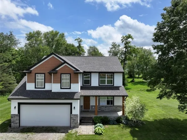 324 Central St, Hopedale, OH 43976