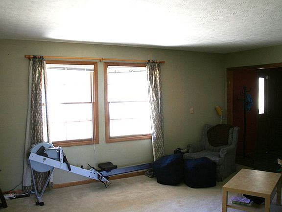 4th image of 7901 Rolling Hills Dr