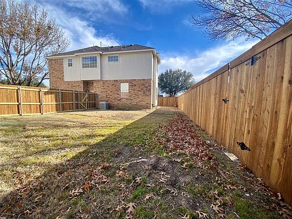2nd image of 3807 Seminole Cir