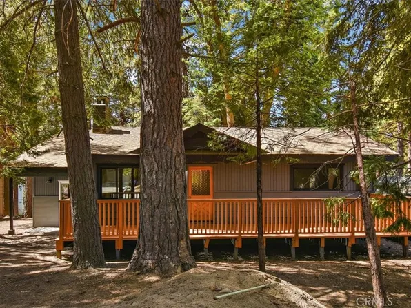 31311 Oakleaf Dr, Running Springs, CA 92382