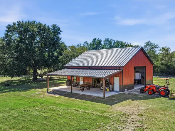 8281 Gibson Ln, Calvert, TX 77837