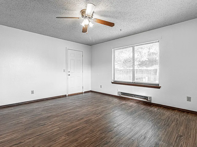 3808 Oakcliff Dr — Photo 14