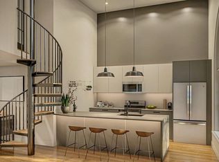 224 Essex St #201, Salem, MA 01970