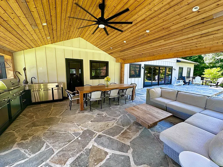 93 Hog Creek Ln — Photo 7
