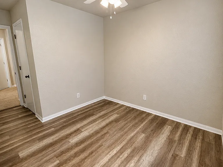 6416 Aspen Hl — Photo 12