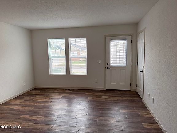 4th image of 5747 Aurora Pl #23