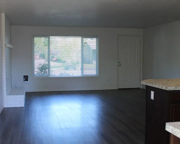 2588 NE Grant St — Photo 3
