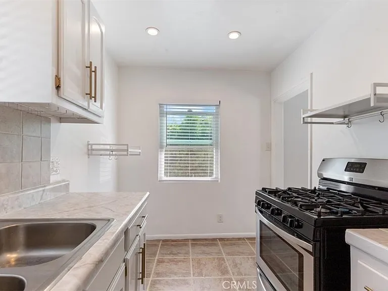 1192 Stringer Ave — Photo 7