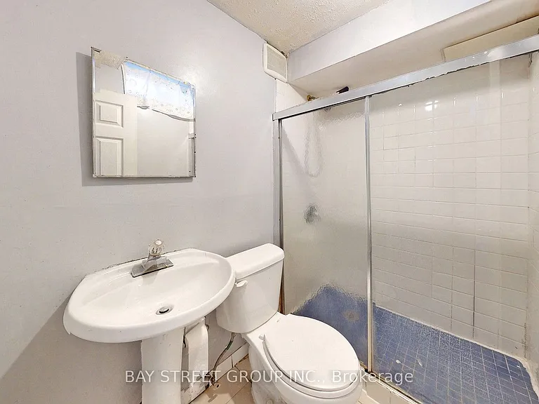 49 Pepperell Cres — Photo 11