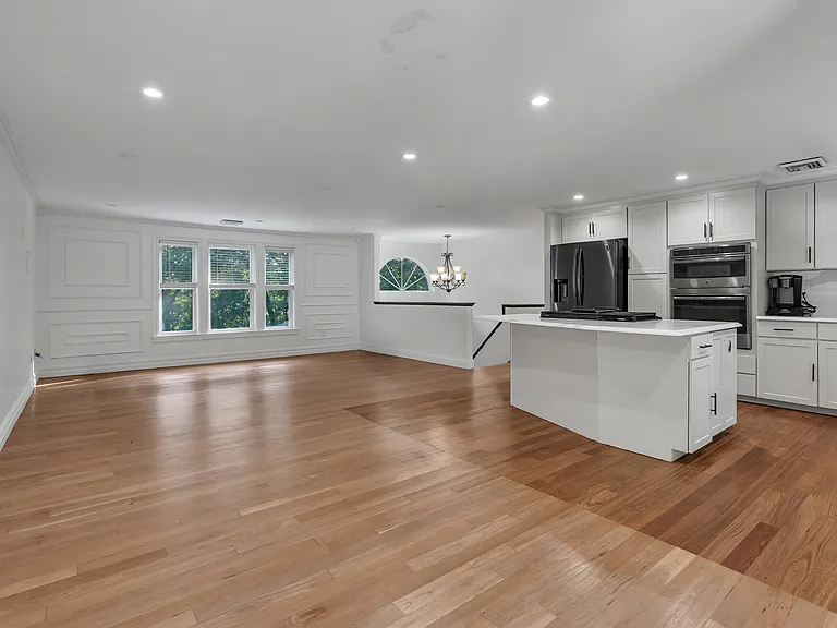 587 Central Ave — Photo 13