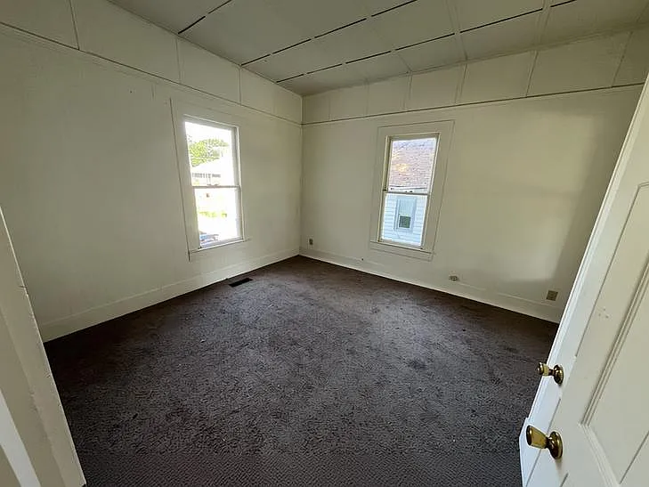 504 S Beveridge St — Photo 2