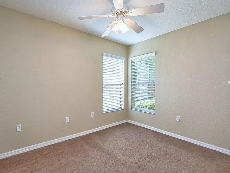 25024 Quaker Ridge Ave — Photo 20