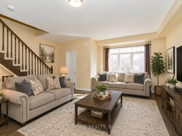 48 Curran Hall Cres, Toronto, ON M1G 0A2
