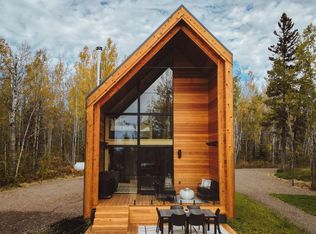 63 Rollins Rdg, Tofte, MN 55615