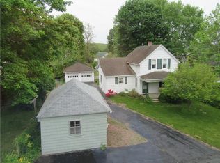 32 Salisbury Ave, Moosup, CT 06354