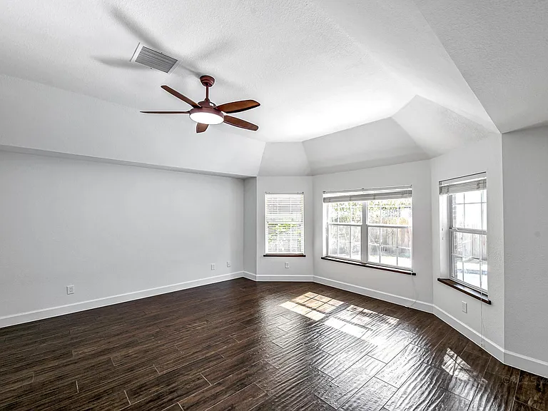 6 Old River Pl — Photo 28