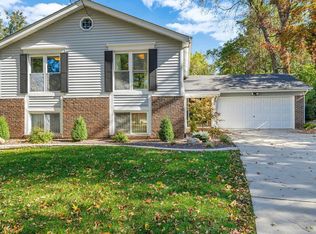 7227 Emerald Bend Dr, Saint Louis, MO 63129