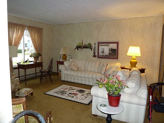 3rd image of 6158 Rosebelle Ave