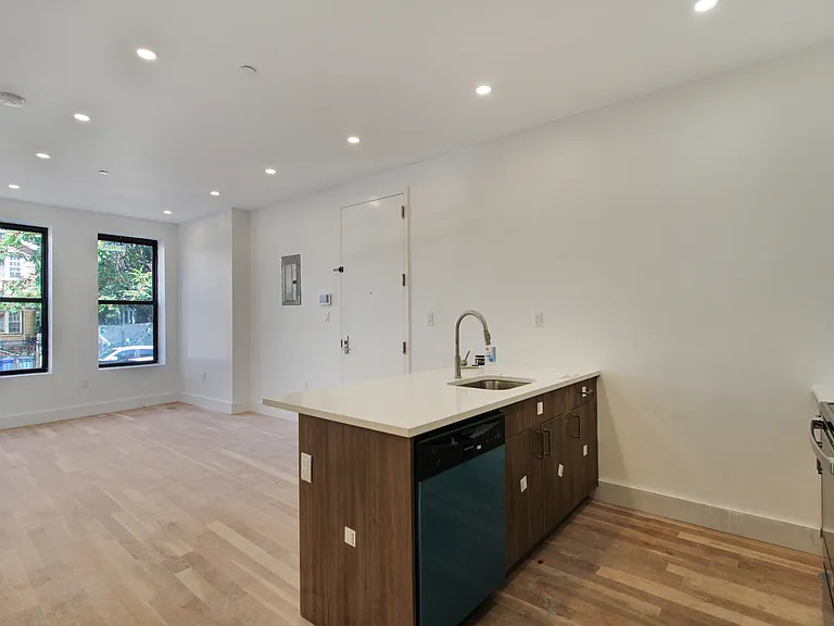 1387 Madison St #1F — Photo 5