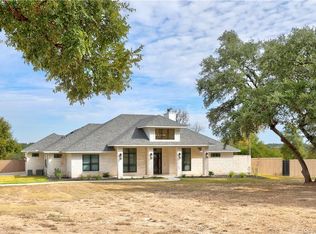 1410 E Creekview Dr, Salado, TX 76571