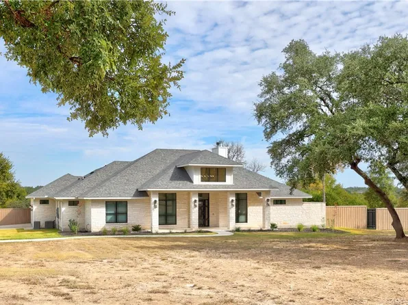 1410 E Creekview Dr, Salado, TX 76571